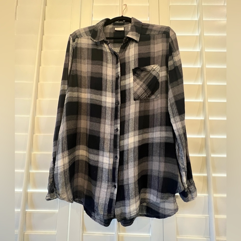 Abound Flannel from Nordstrom - Ladies Size Large. Excellent condition.